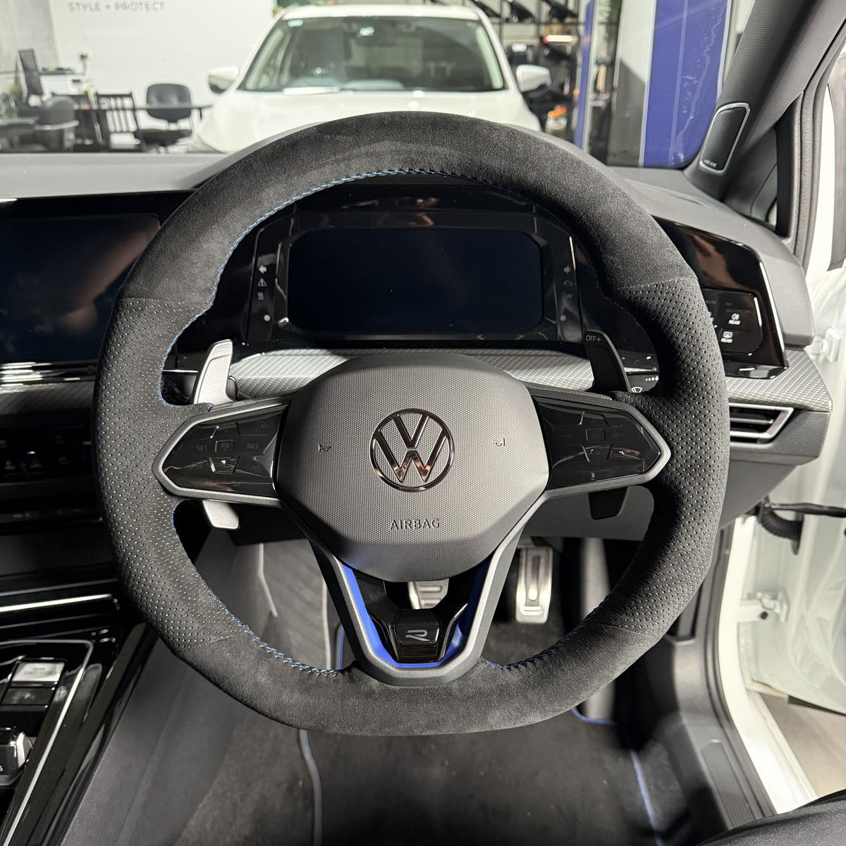 Volkswagen Golf (2022+) Steering Wheel Wrap – Dark grey Alcantara (smooth top, perforated sides), Blue stitch