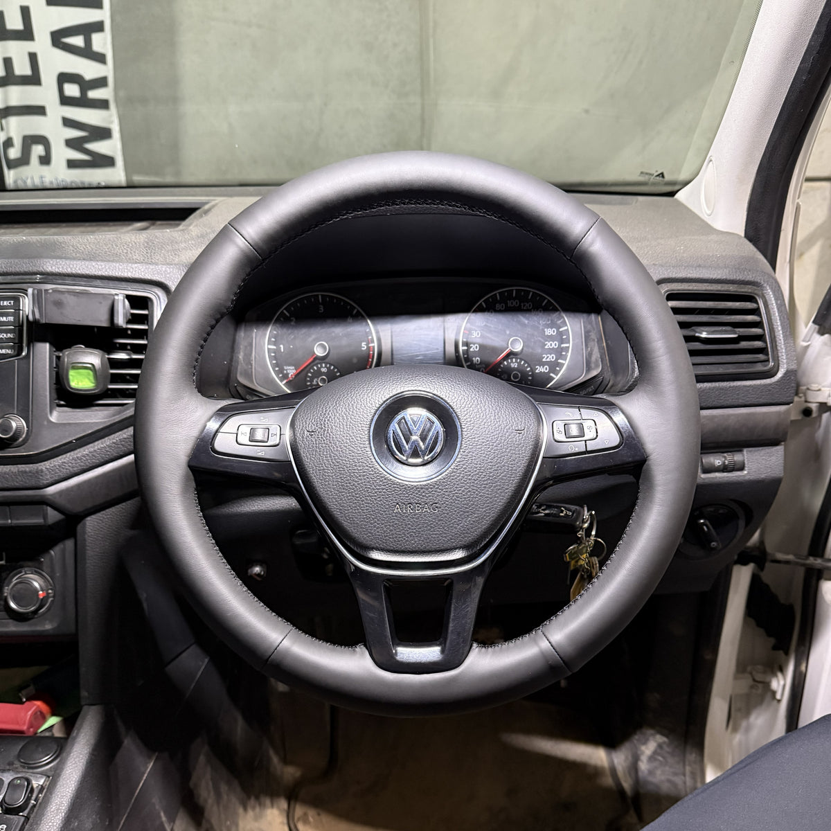 Volkswagen Amarok (2017–2022) Steering Wheel Wrap – Black Smooth Leather, Black stitch