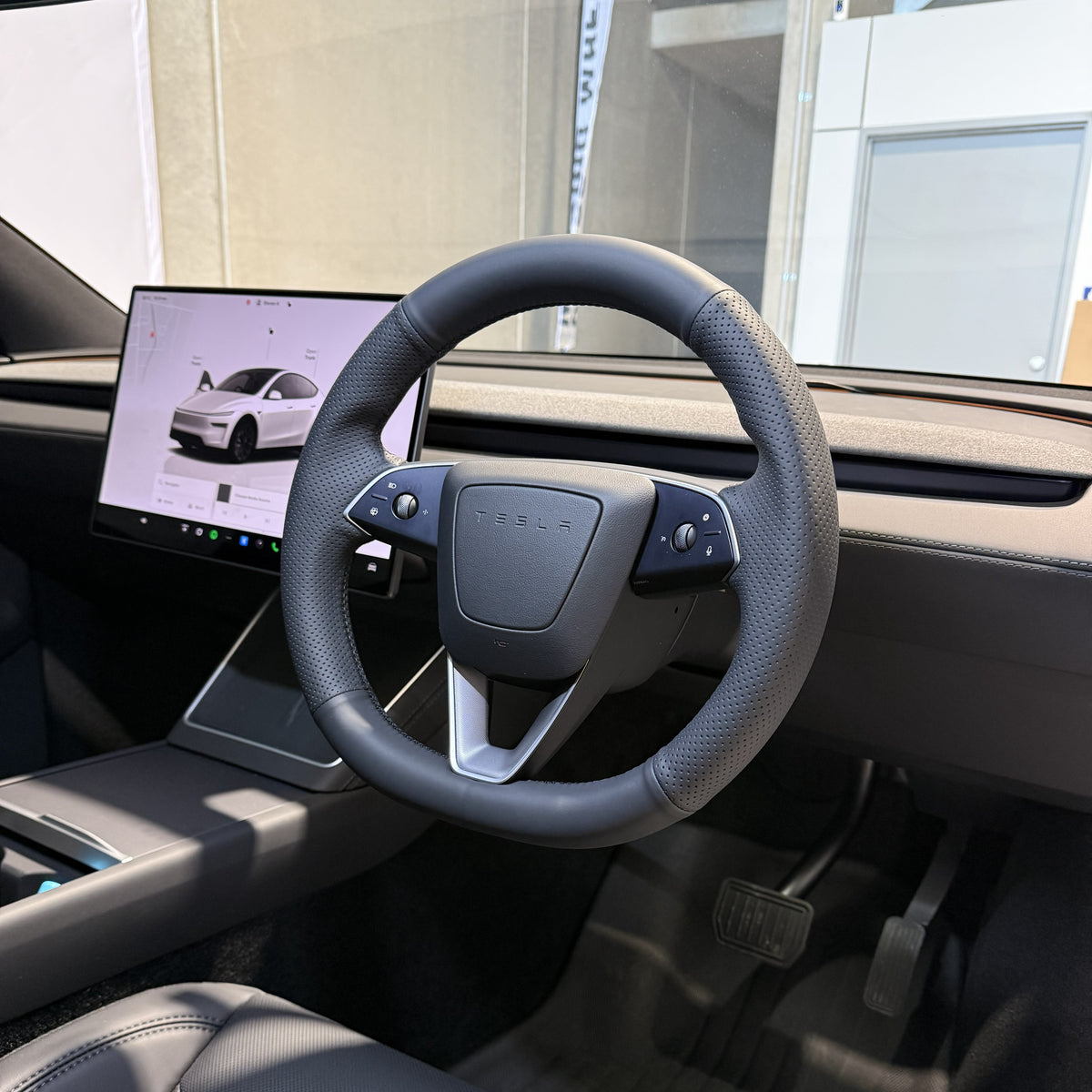 Tesla Model 3 / Y (2025+) Steering Wheel Wrap – Black Leather (smooth top, perforated sides), Black stitch